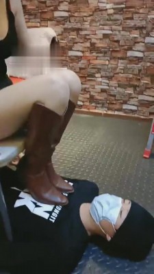 【依然】长靴近距离超强踩踏碾压 bf5469