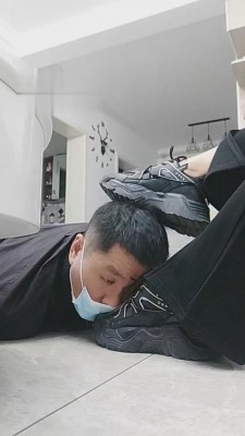 【文文文】老爹鞋素人全体重踩踏 bf5066