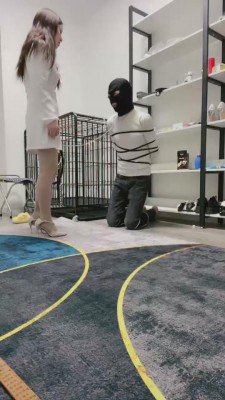 【冬莲】御姐超强捆绑踢踹耳光 bf5507