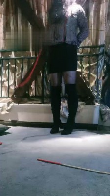 【银河】捆绑着废物狗虐待 JS2209011