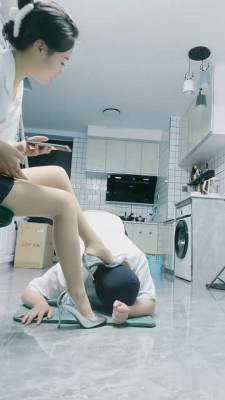 【小小小魔女】空姐虐废刁蛮乘客 bf22257