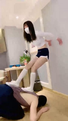 【浅夏大大】运动小妹踩踏狗舔脏鞋底 bf23798