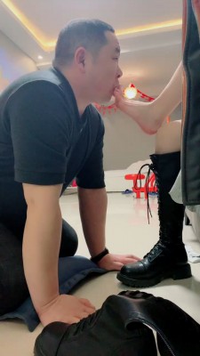 【精神小妹】迷恋裸足的班主任 bf25843