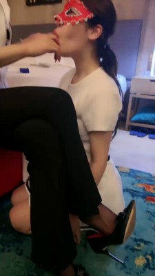 【丹祖宗】双母畜-腿绞窒息/脚喂食/强制舔脚 bf25975