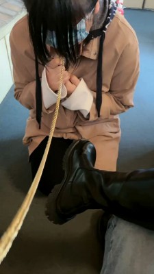 【微甜】户外强迫闺蜜舔脏鞋臭白袜 bf25867