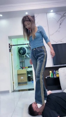 【麋鹿银儿】白棉袜脚重度踩踏/深喉脚耳光/骑马溜双狗 bf26416