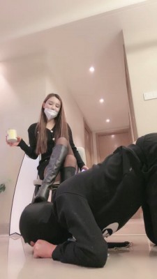 【cici】车模黑丝长腿-圈养犬喂食实录 bf26715