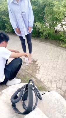 【尤黎】户外-路人小姐姐突然加入【续集】 JS23043003