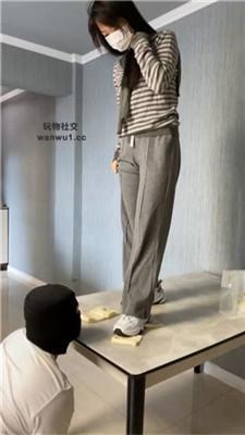 【精神小妹】鞋底碾喂食/全体重跳跺踩头踢踹 bf43942