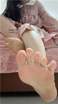 【小树】裸足羞辱    250127-14