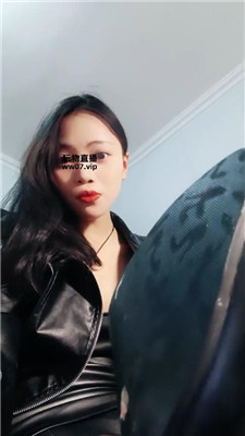 【诗诗】黑丝高跟靴乳母 250511-15